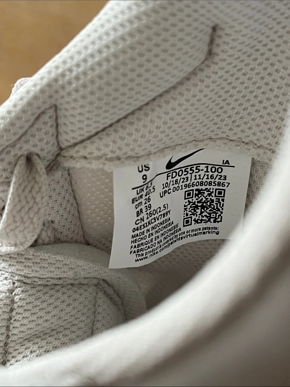 Nike Cream and Tan Low-Top Sneakers